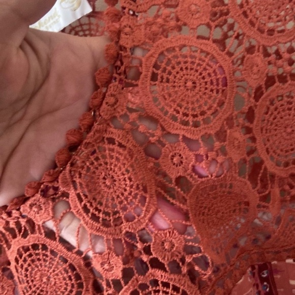 Weekend by Suzanne Betro Crocheted Lace Top Blouse - Picture 4 of 10